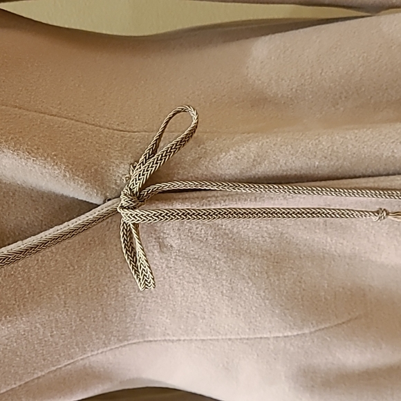 Giorgio Armani cashmere coat with beautiful trim. Size 42 / US 8 Made in Italy - Picture 2 of 12